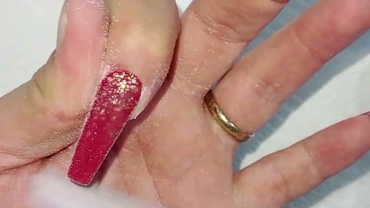 Uñas rojas con rosa en 3D super hermosas 