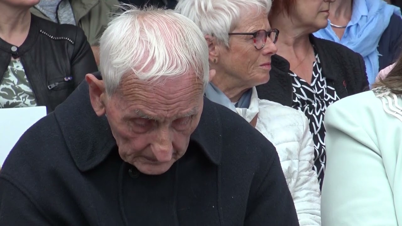 5 Mei opening oorlogsmonument Leveroy