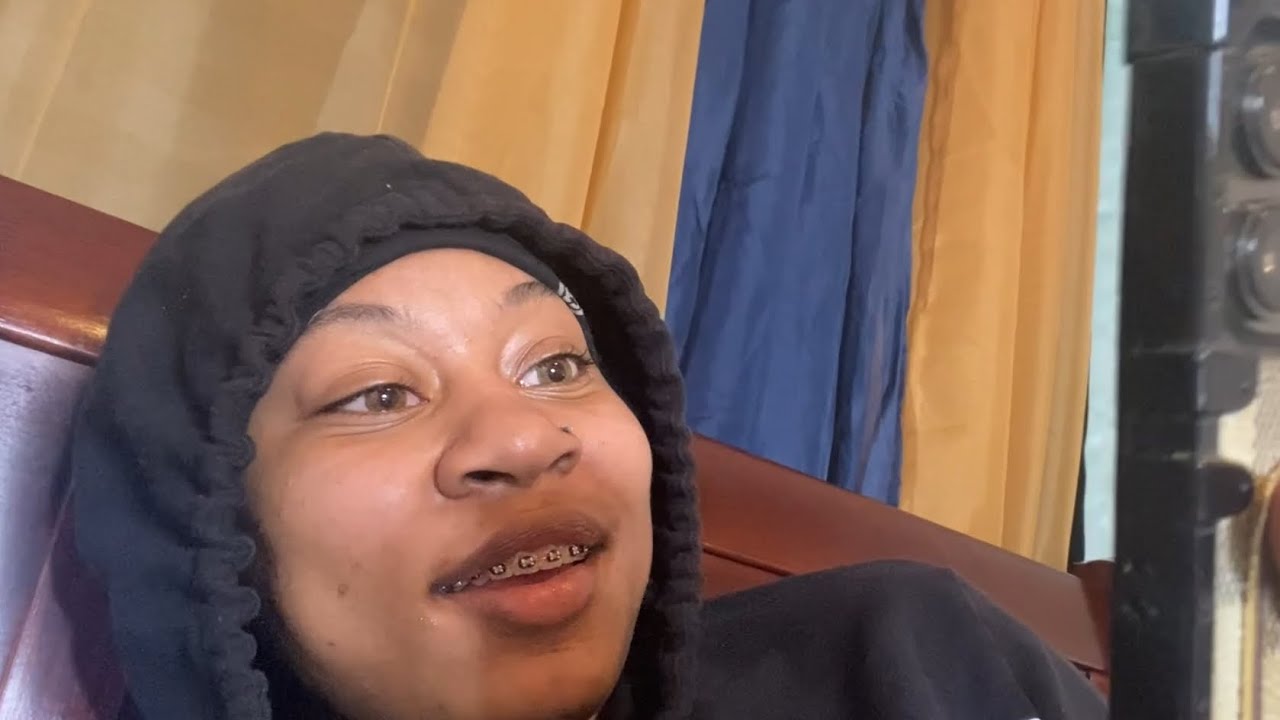 Шутливо покачиваясь в тюрьме ⛓а потом она мне это рассказала 😳😮
