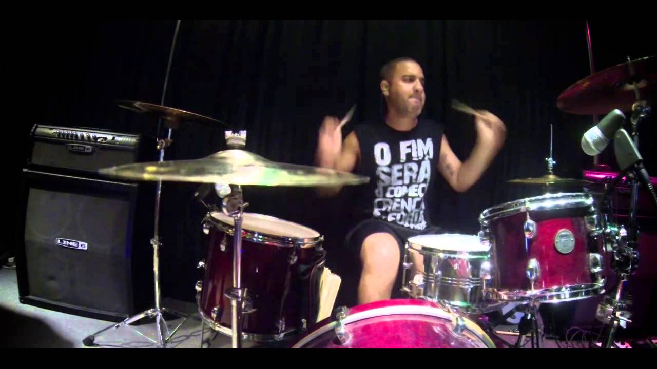 Cren&ccedil;a & F&uacute;ria - Live Drums