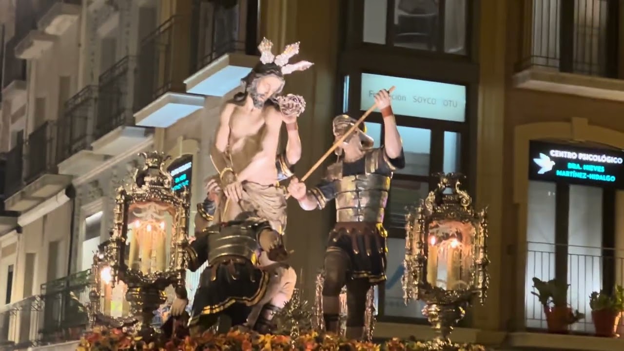 Coronación de espinas de Lorca por calle traperia con AM mater dolorosa