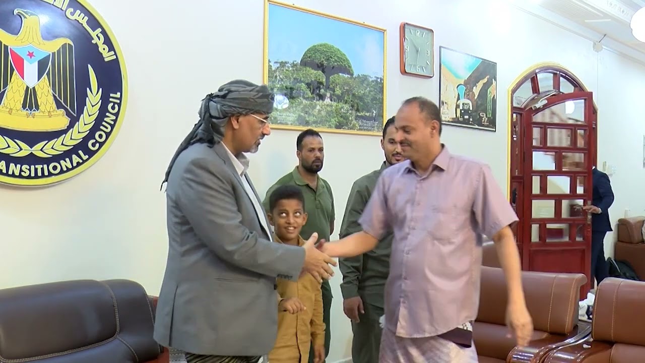 لليوم الثاني الرئيس الزُبيدي يستقبل جموع المهنئين بعيد الأضحى المبارك