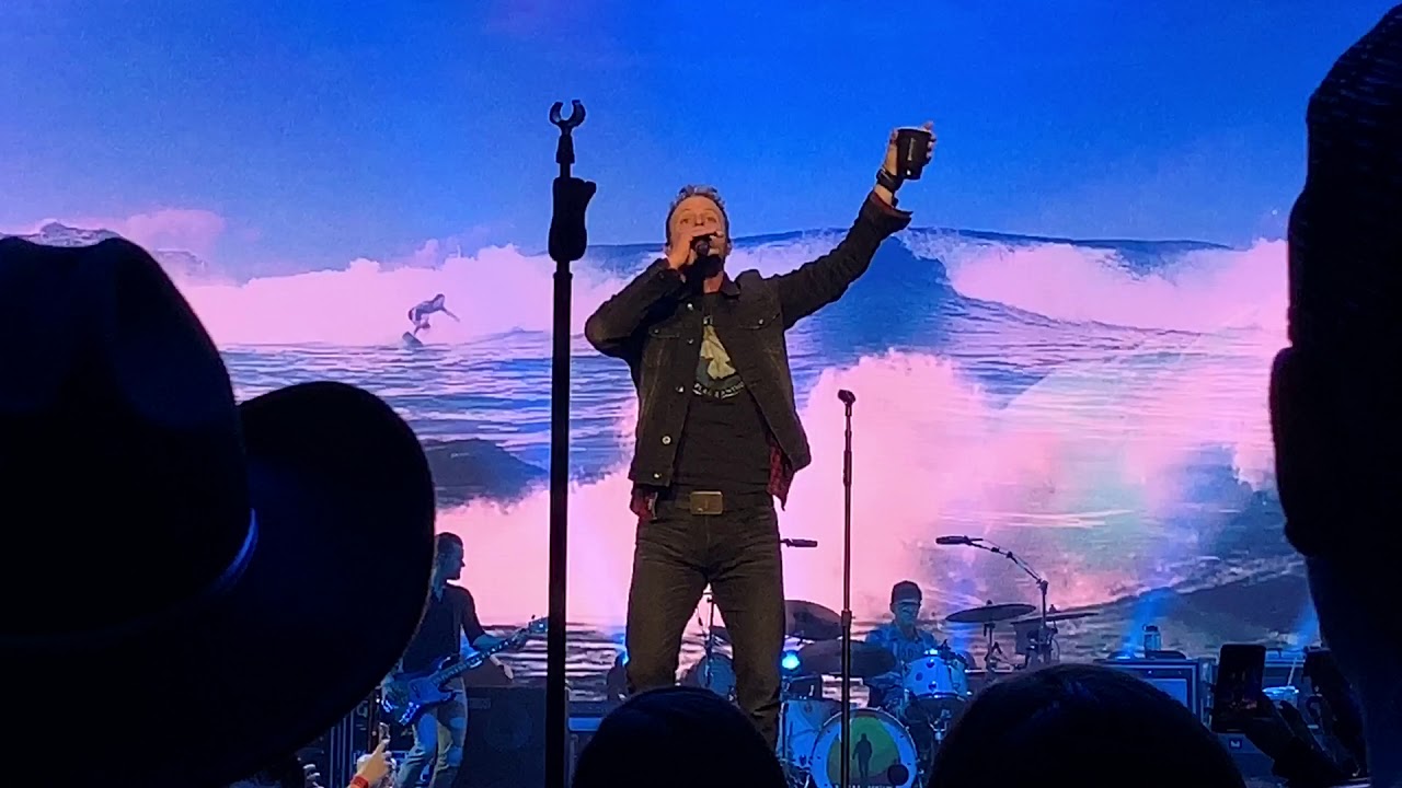Somewhere On A Beach (LIVE) - Dierks Bentley
