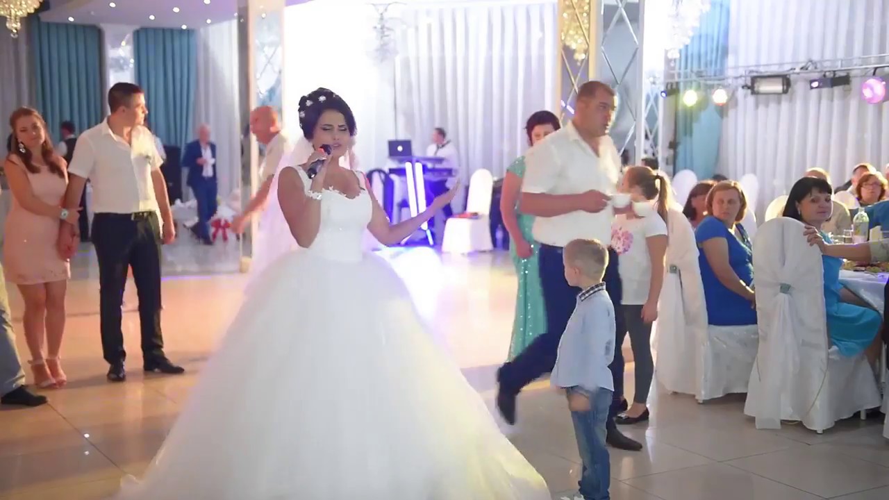 Surpriză muzicală pentru mire | &hearts; Mireasa canta foarte frumos &hearts; 2017 |Nunta Moldovenească|