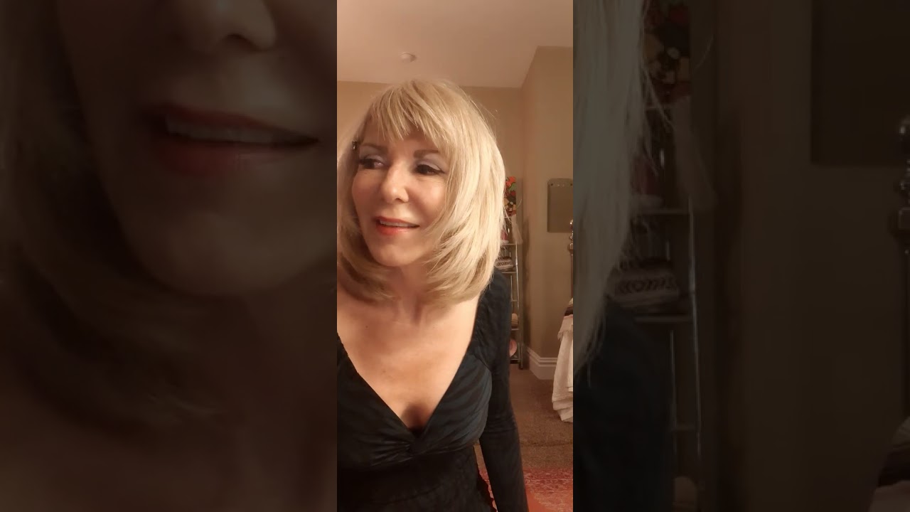 Crazy Carol Sings One Thing (1 Thing) by Finger Eleven early 2000's Classica!