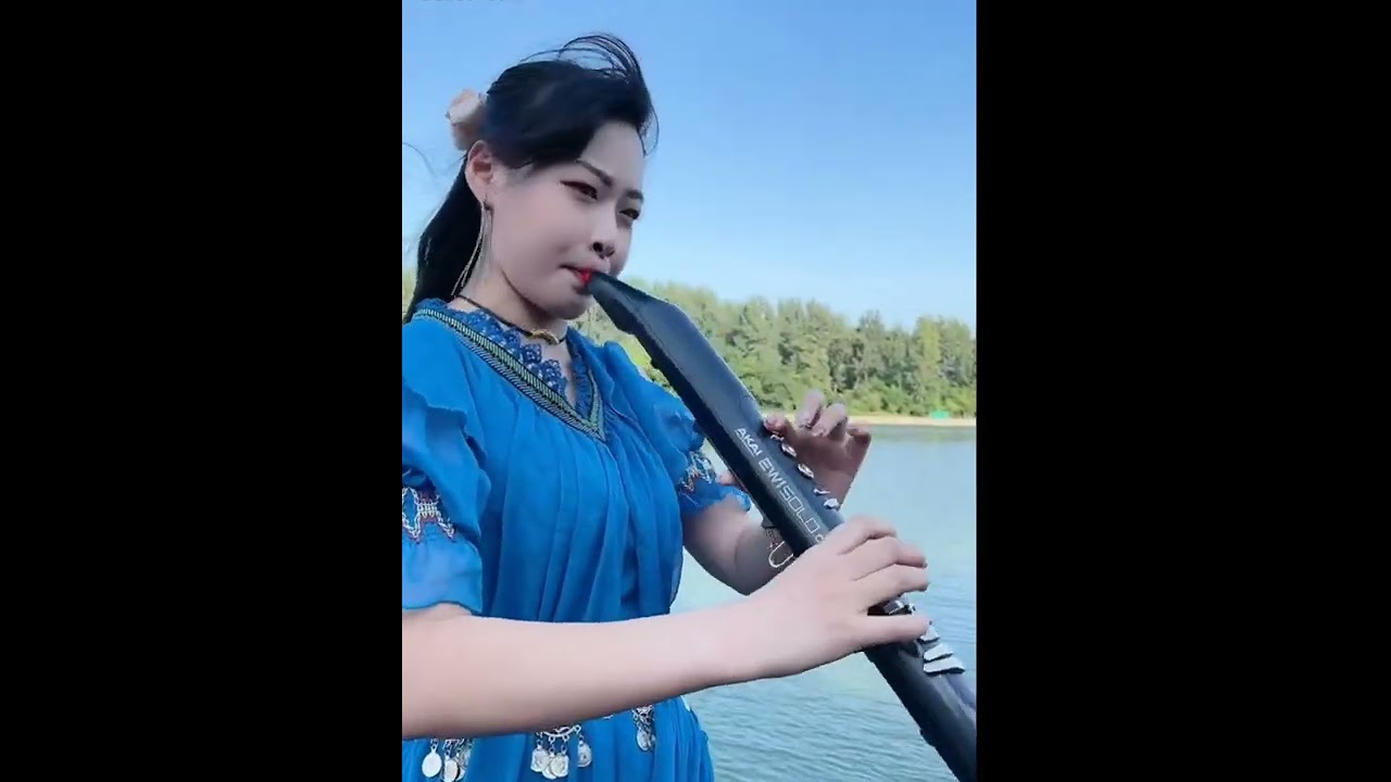 Gặp gỡ| Gái xinh cover Sáo Điện Tử Akai hay nhất của @Nhu-Y
