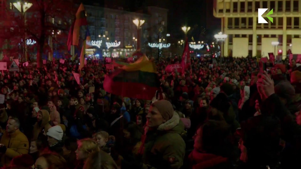 Tiesiogiai: protestas &bdquo;&Scaron;alin rankas&ldquo; už žiniasklaidos laisvę Lietuvoje