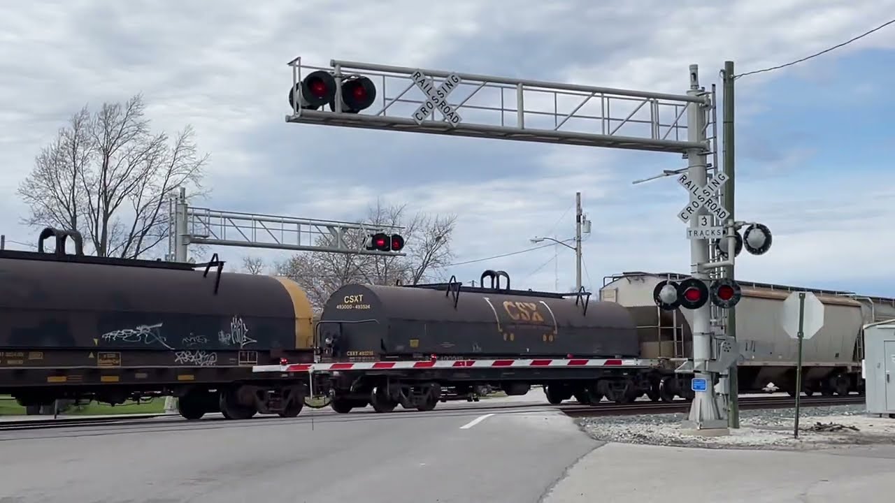 CSX 3004 Leads Manifest South | Eastom St. (OH-65), Railroad Crossing, Leipsic, OH