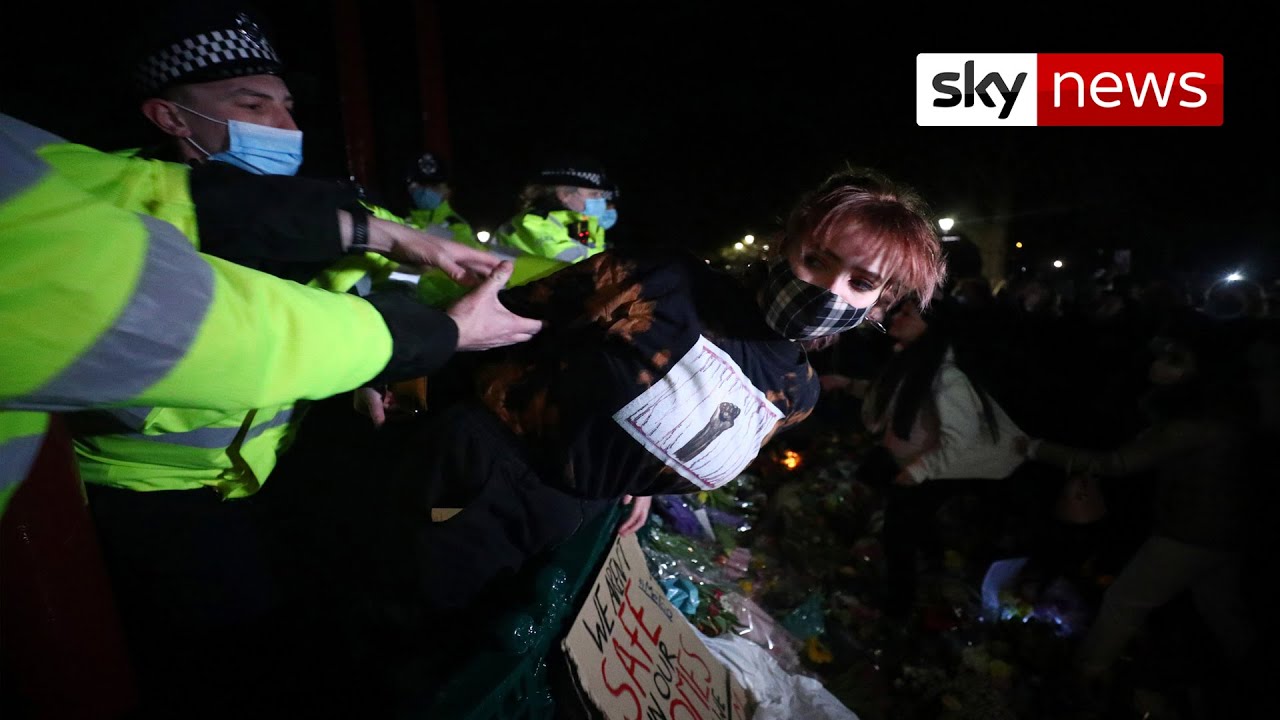 Sarah Everard: Politicians condemn police over Clapham gathering clashes