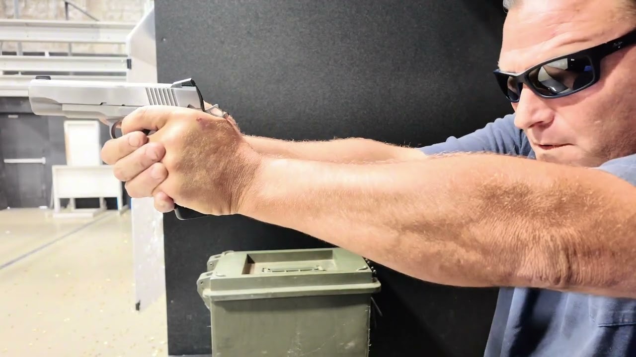 Dan Wesson Bobtail classic Commander w/flush cut &crowned barrel. Is it accurate??
