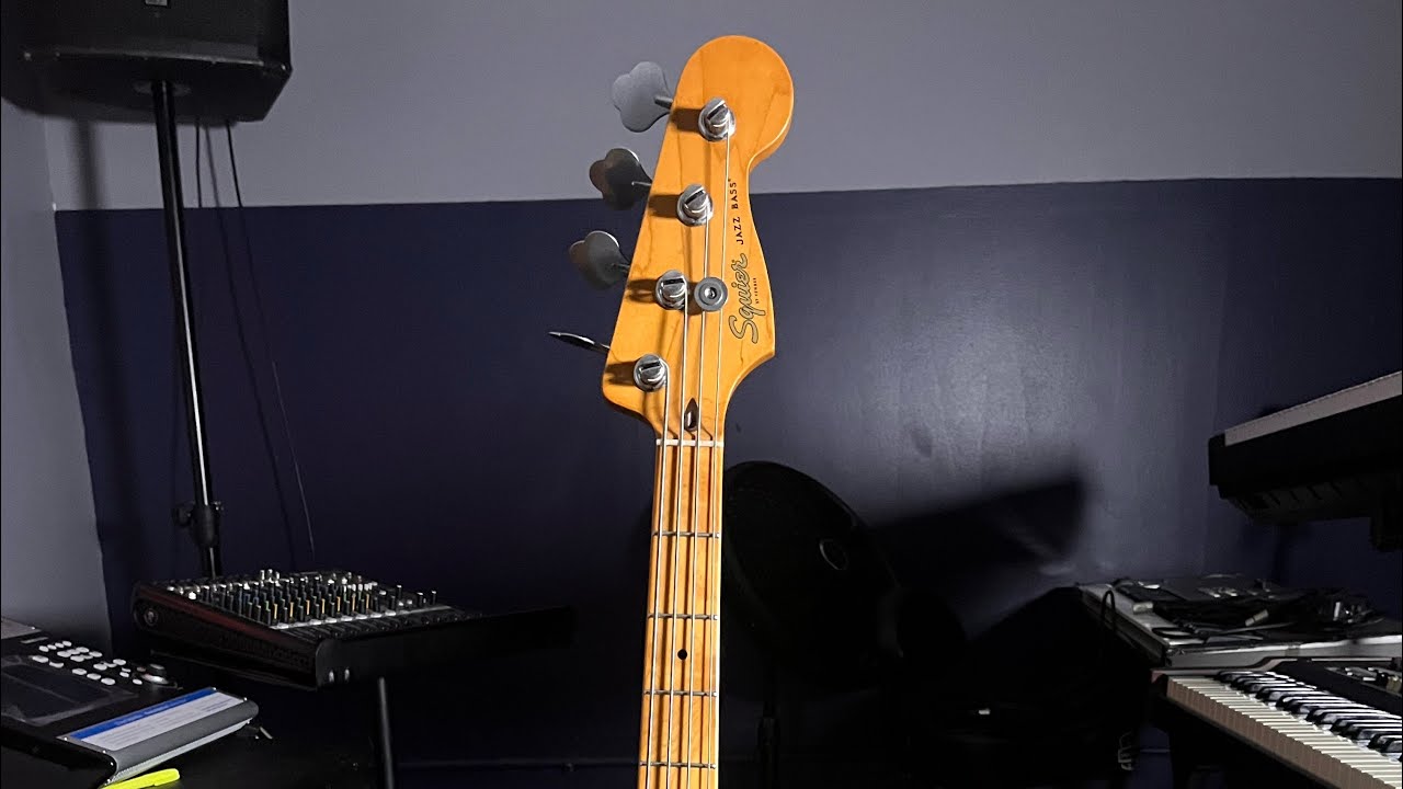 How to play a minor pentatonic scale on bass guitar #bassgroove 