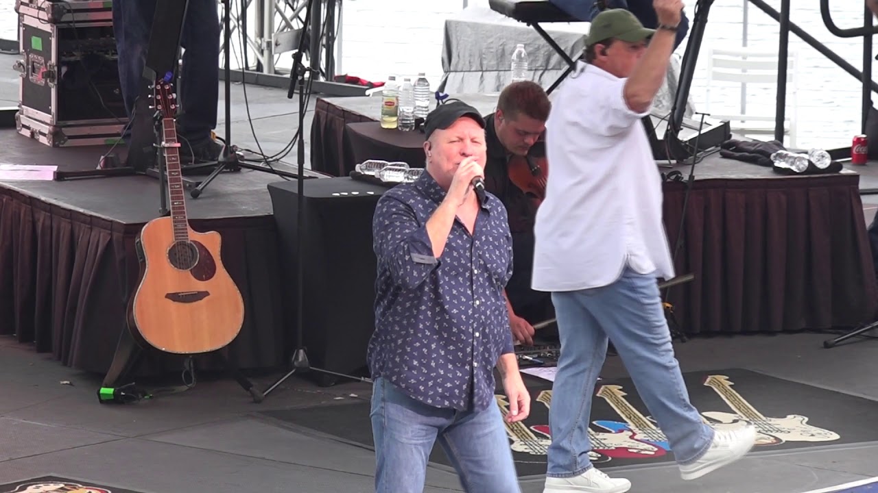 Sammy Kershaw, Aaron Tippin & Collin Raye performing at SeaWorld Orlando