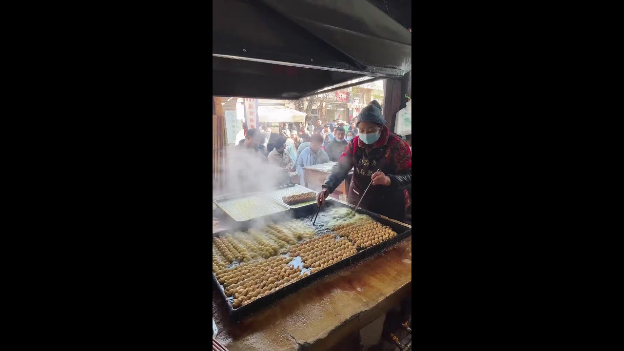 Magical Chinese street food 神奇的中国街头美食  不思議な中国の街グルメ