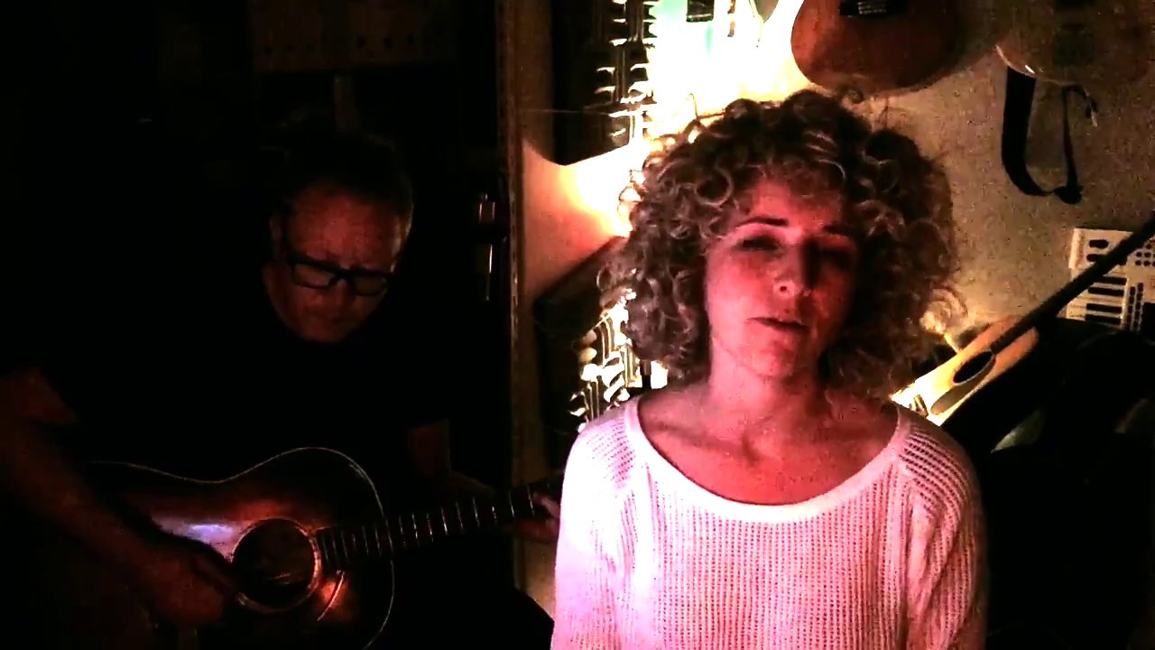 Dorthe Gerlach - Lov Ikke Mere - late night akustisk