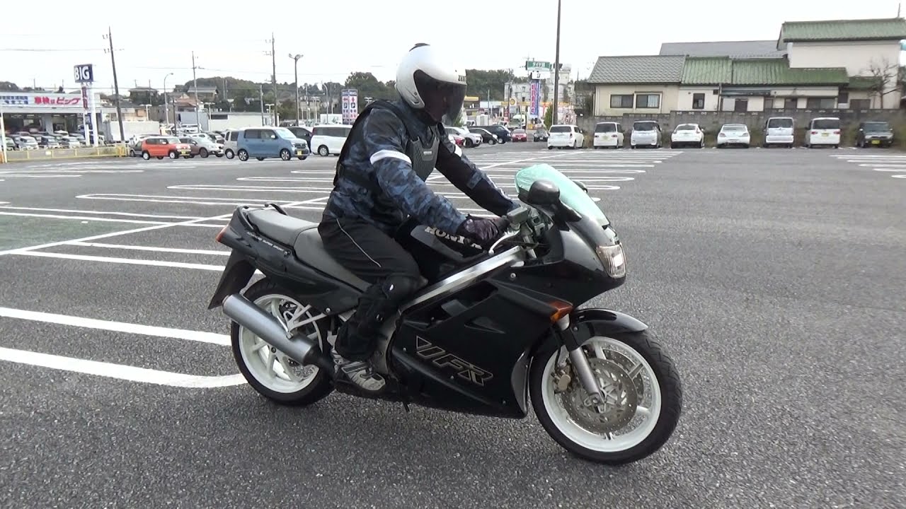 2100002089282 VFR750F K