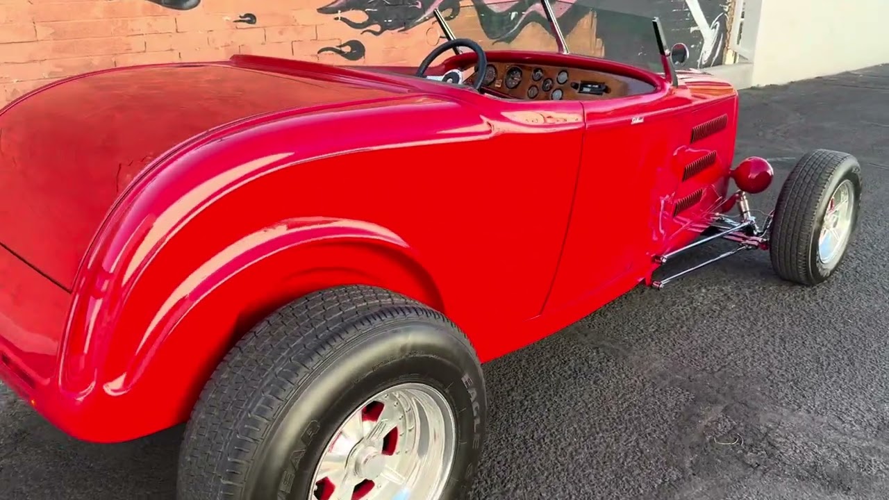 Ford 1932 года от Вика Эдельброка, построенный Роем Брицио @tucsonclassicmotorco