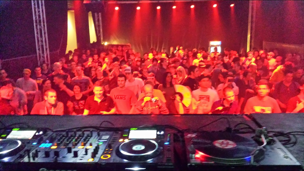 Kony Donales Techno Livestream 100% Vinyls