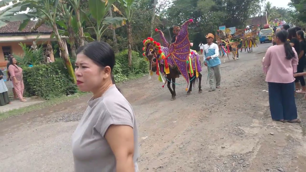 Arak arakan kembang ndog dusun bongkoran