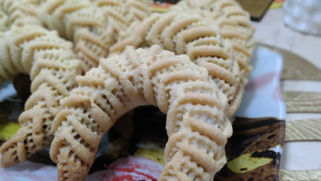 كعك النقاش بالتمر 🌴طري و مورق بعجينة سحرية و زااكية 😋هاذا ما يسلكك في العيد و يحمر وجهك قدام ضيافك❤🥰