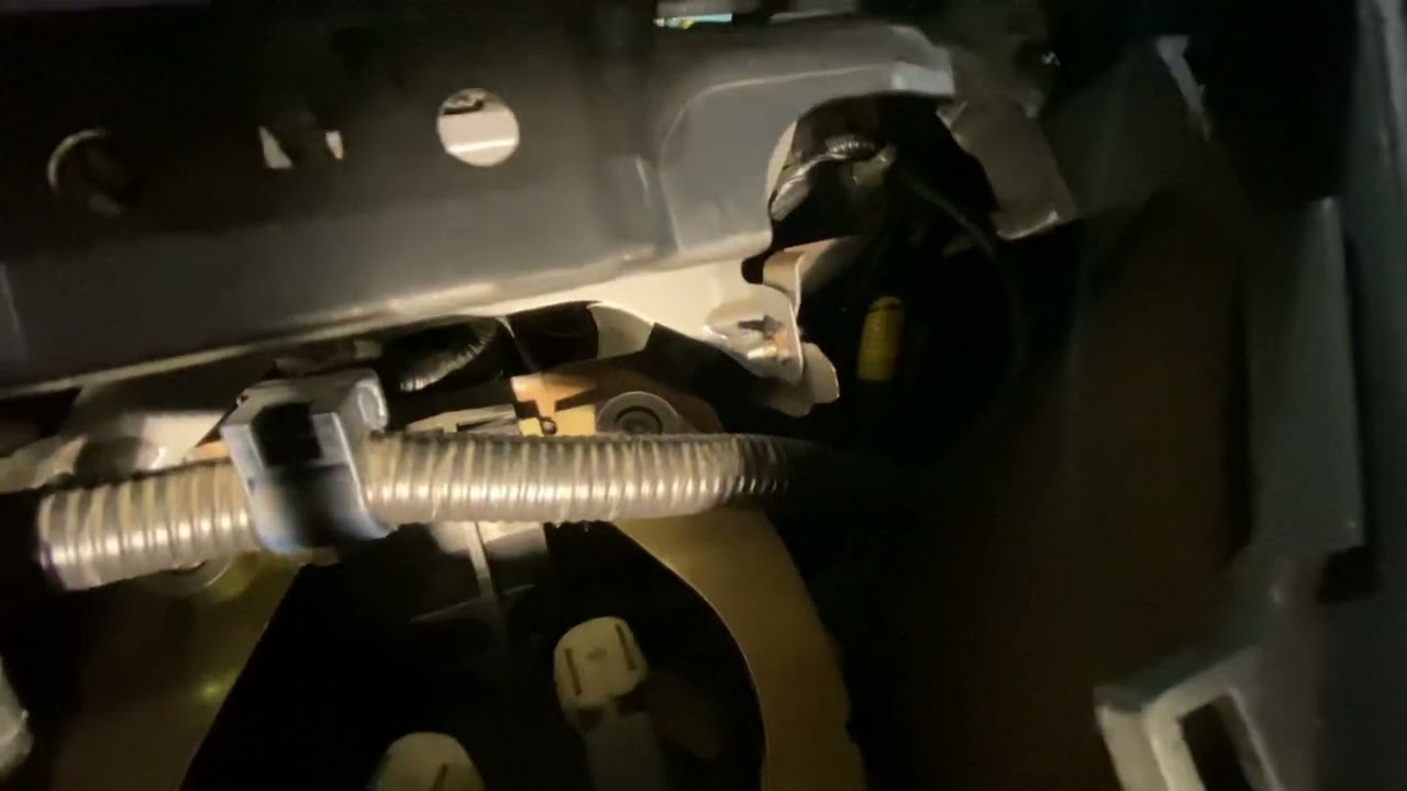 How to remove center console to get to radio civic si ep3 2002-2005