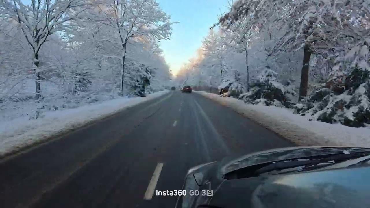 Autorit in de sneeuw