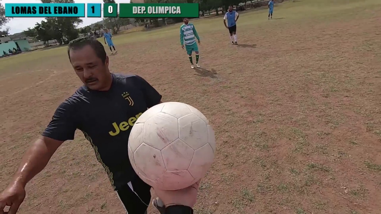 54.- NUEVAMENTE EL ARBITRO VICTIMA DE UN BALONAZO EN LOS BAJOS, SE DETIENE EL JUEGO MOMENTANEAMENTE