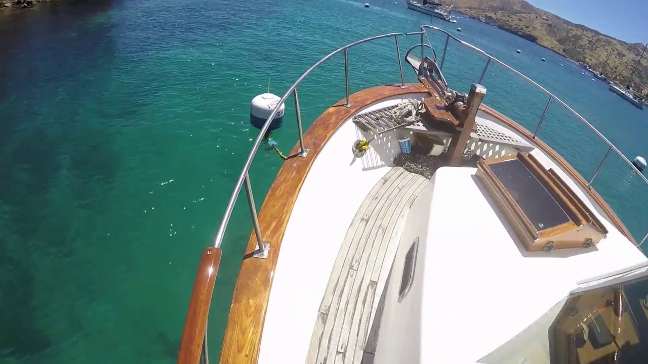 Single handed mooring pickup Fourth of July Cove Catalina