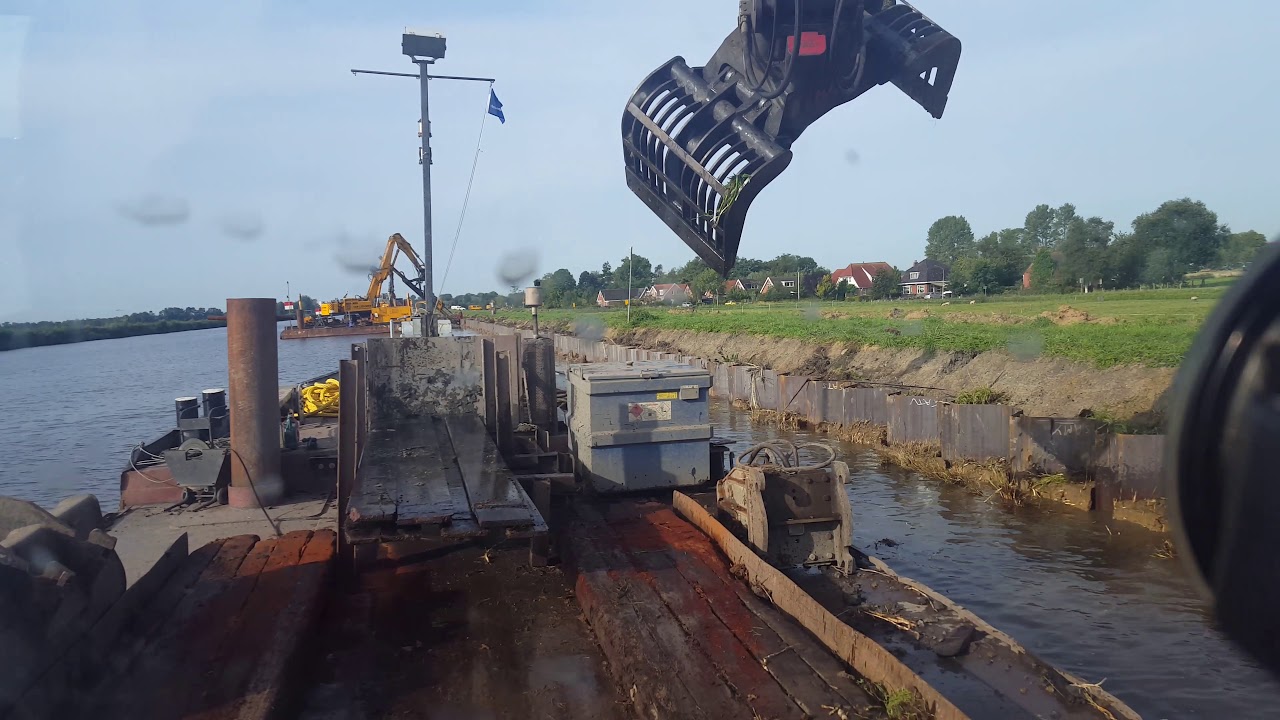 Oude beschoeiing verwijder,  Functies schipper&machinist.