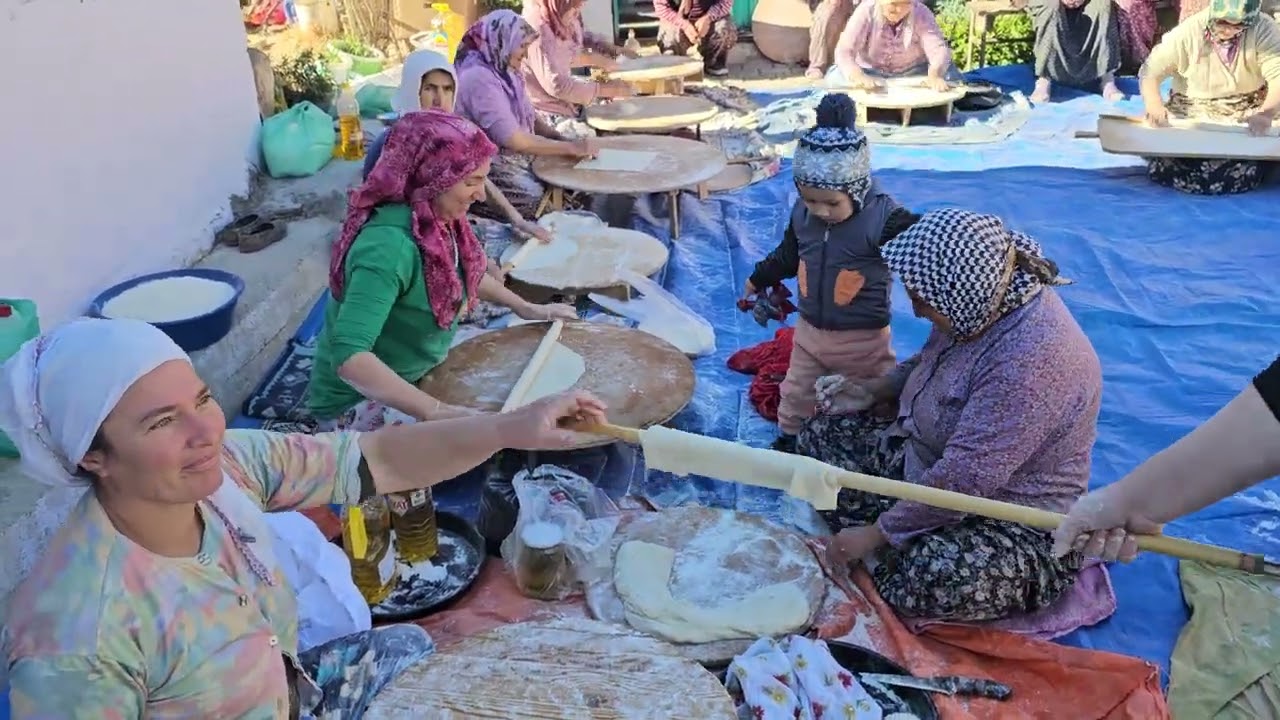 DEMİRCİ'nin ULACIK KÖYÜNDE YAĞMUR DUASINDA KADINLAR GÖZLEME YAPIYOR 08-11-2024