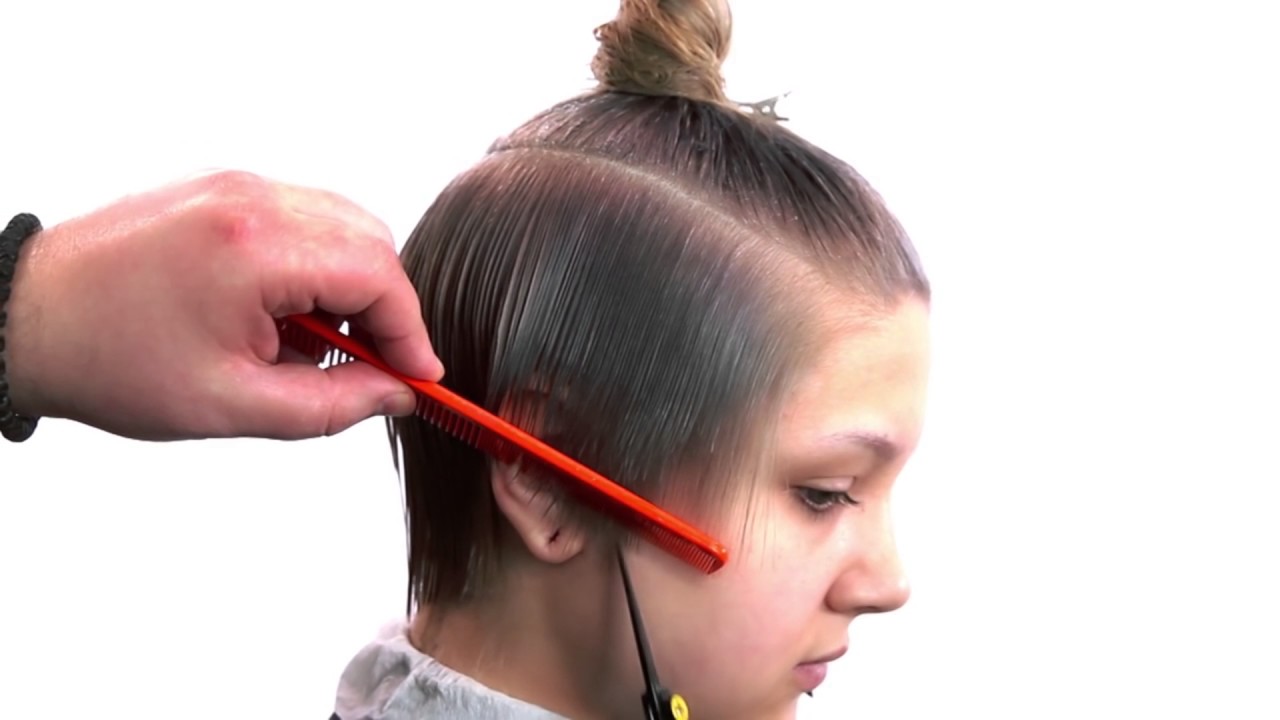 Aprenda um corte de cabelo curto feminino moderno