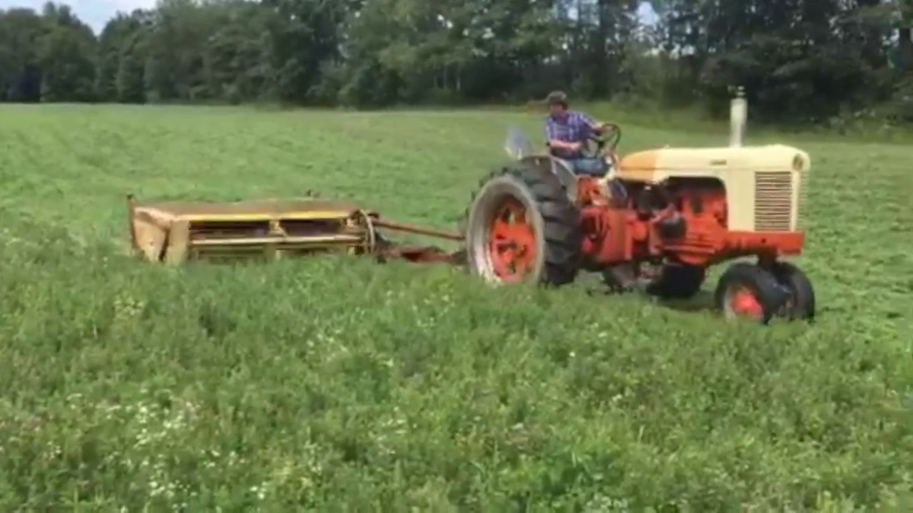 CASE 400 Mowing 2nd Cutting 2017