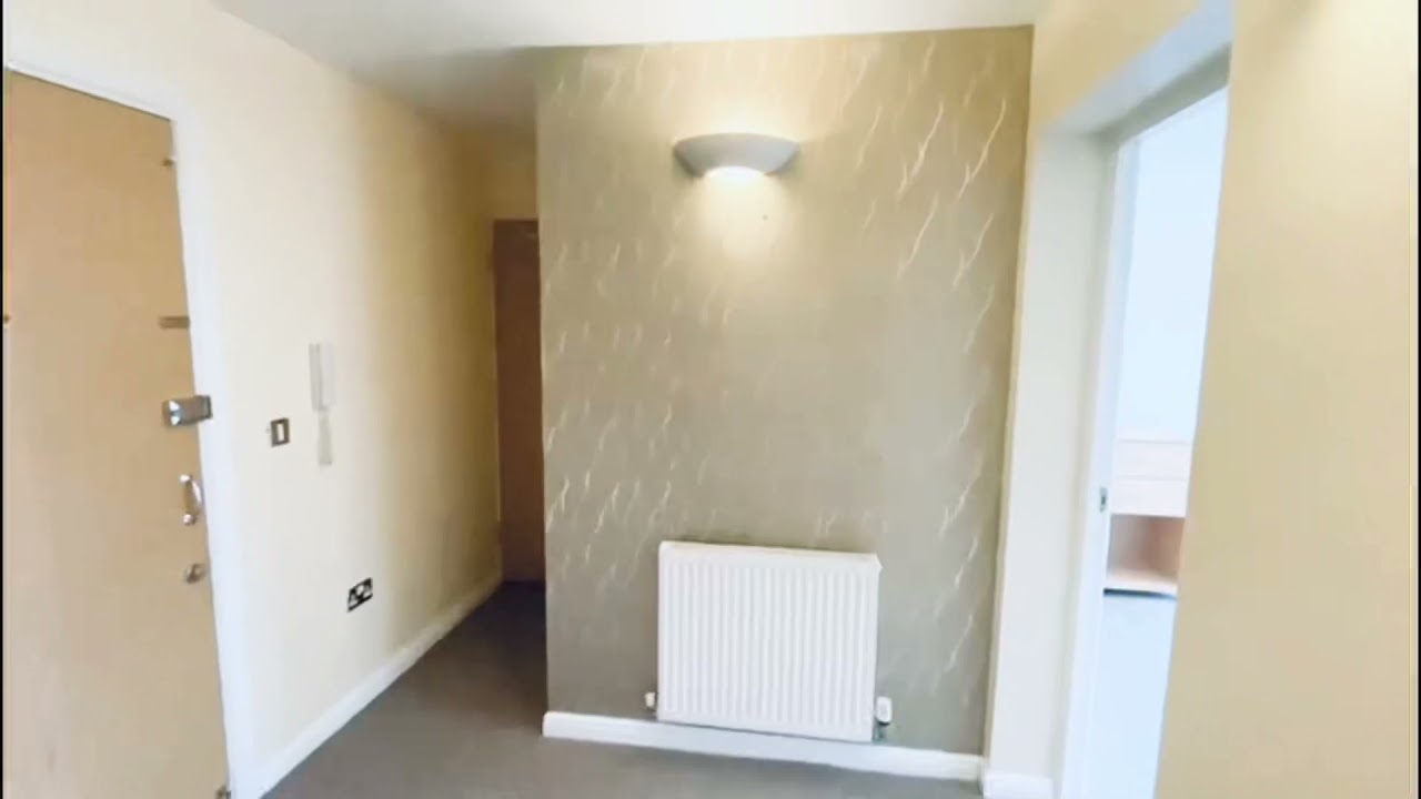 Two Bedroom, Two Bathroom Apartment Moments from Lewisham Station with Direct Access to Garden