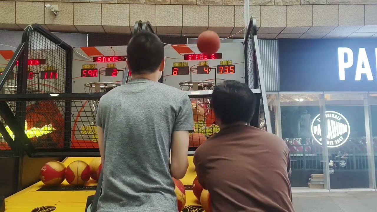 20260228@美麗華廣場yoyo投籃機和@alexfu1236雙打10顆🏀程度