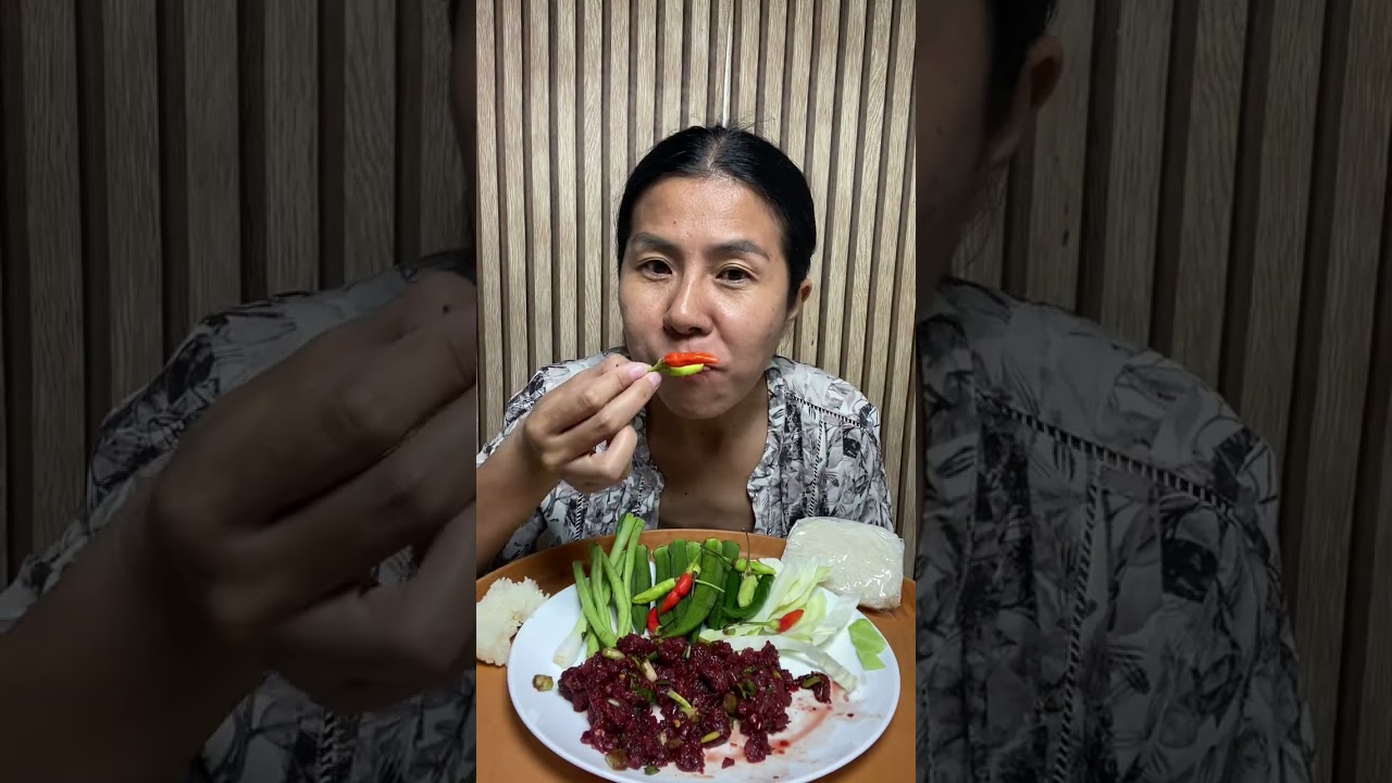 ก้อยเหนียวขมแซ่บ #กินได้กินดีfamily 