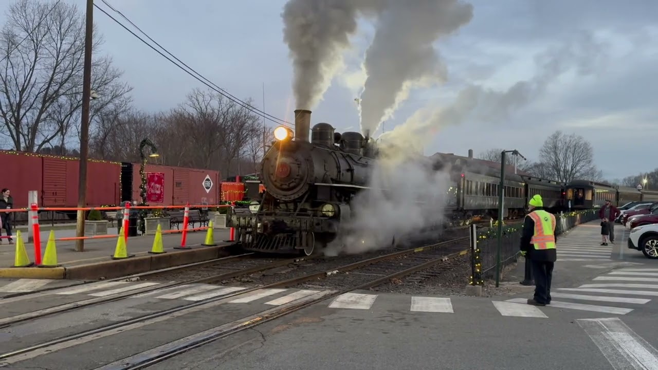 # 97 Arrives #40 Departs Essex Steam Train North Pole Express