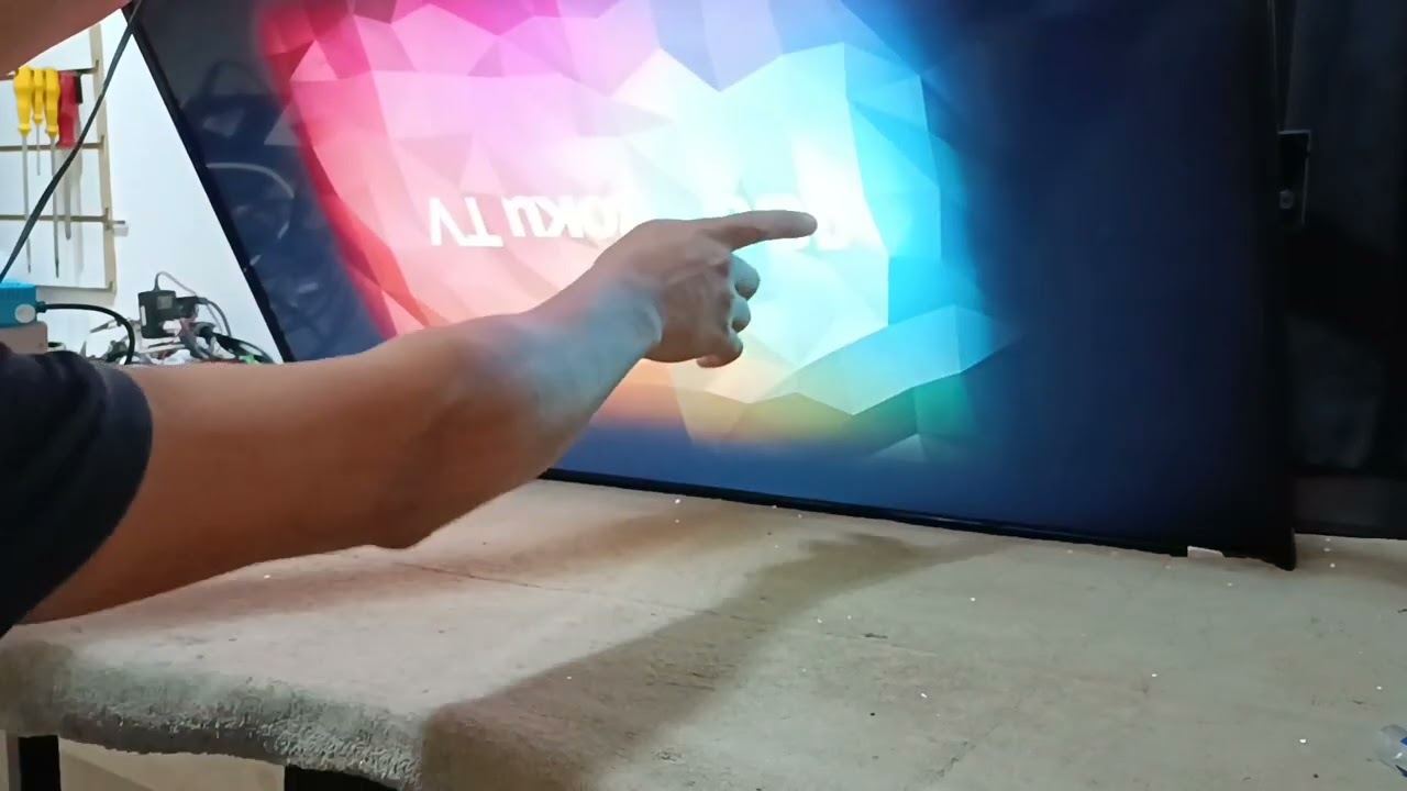 tv AOC 43s5195/78g tela acesa sem imagem.