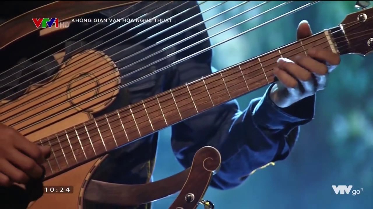 [VTV1] Tiếng hát giữa rừng Pác Bó - Biểu diễn: NS. Guitar Trần Việt Anh