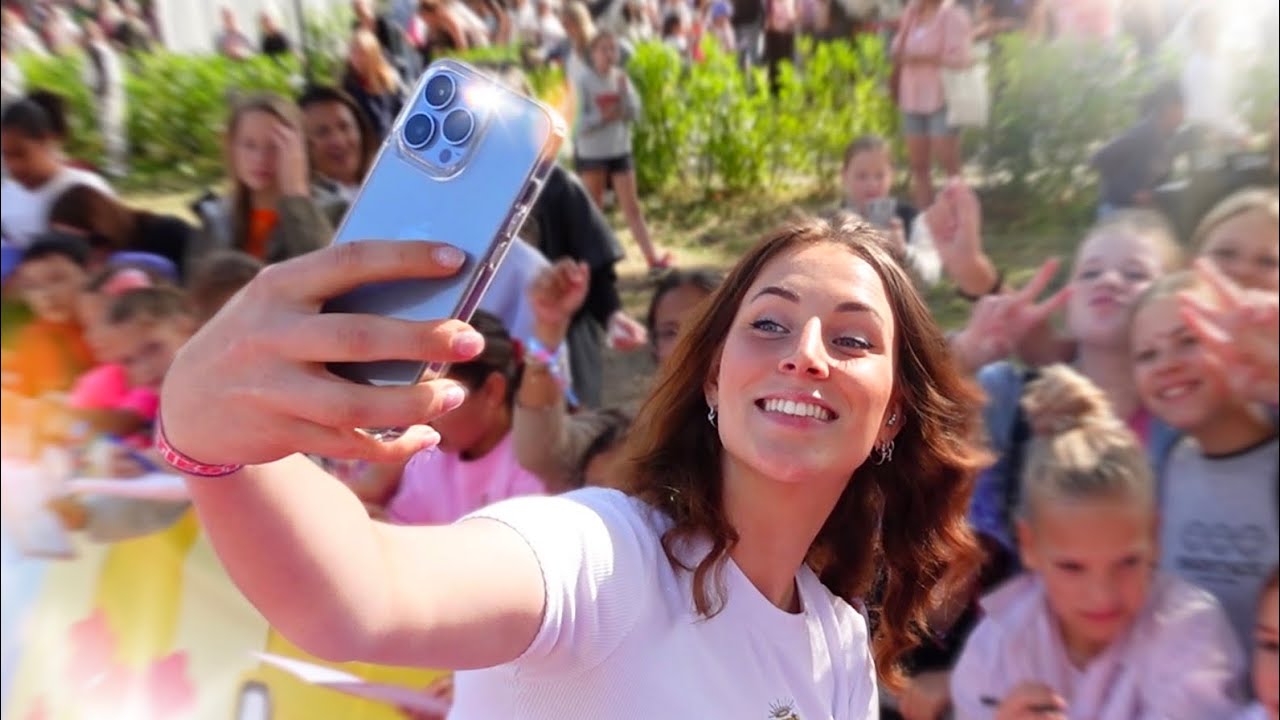 ZOVEEL SELFIES HEB IK NOG NOOIT GEMAAKT! 😵‍💫✨ | TINA FESTIVAL VLOG