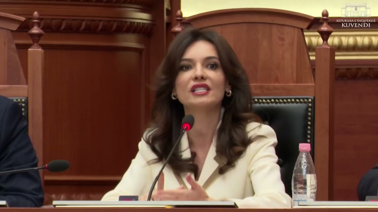 Top Channel/ Spiropali replikë Bardhit: Nuk presim leksione nga një partisë politike e cila...