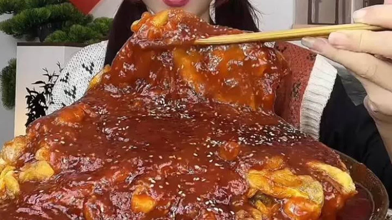 ASMR MUKBANG |炸蛋配爆辣螺蛳粉