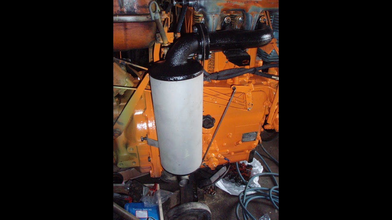 Tracteur RENAULT V72, partie 2 : le moteur.