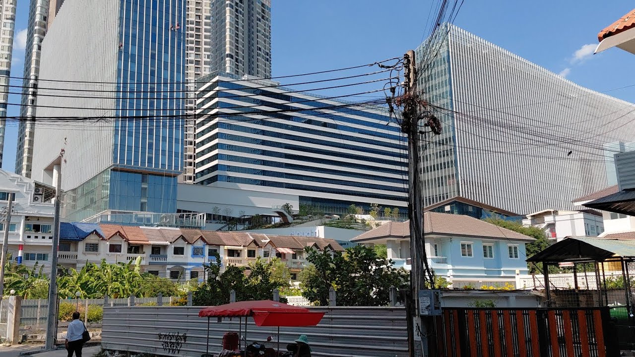 Cloud 11 Part 1 : ส่องจากมุมด้านหลังที่แตกต่าง ในย่านสุขุมวิท - อุดมสุข