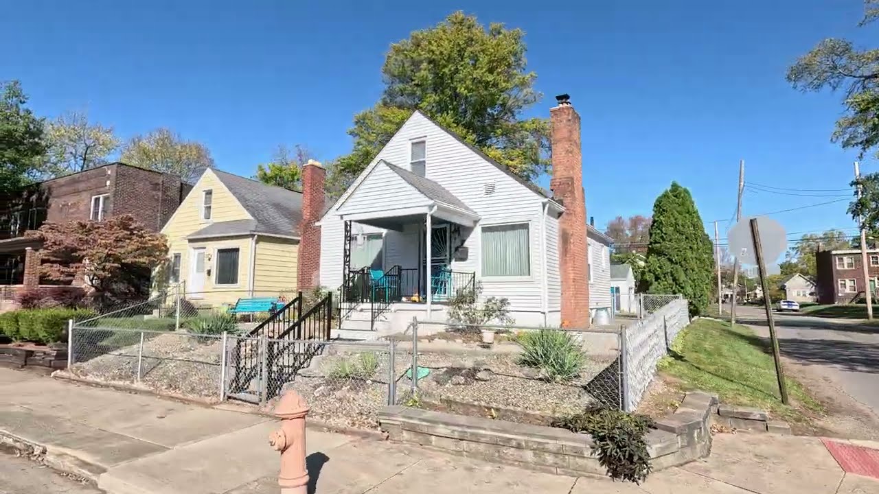 Driving Around Columbus, Ohio Hood - Linden Neighborhood in 4k Video