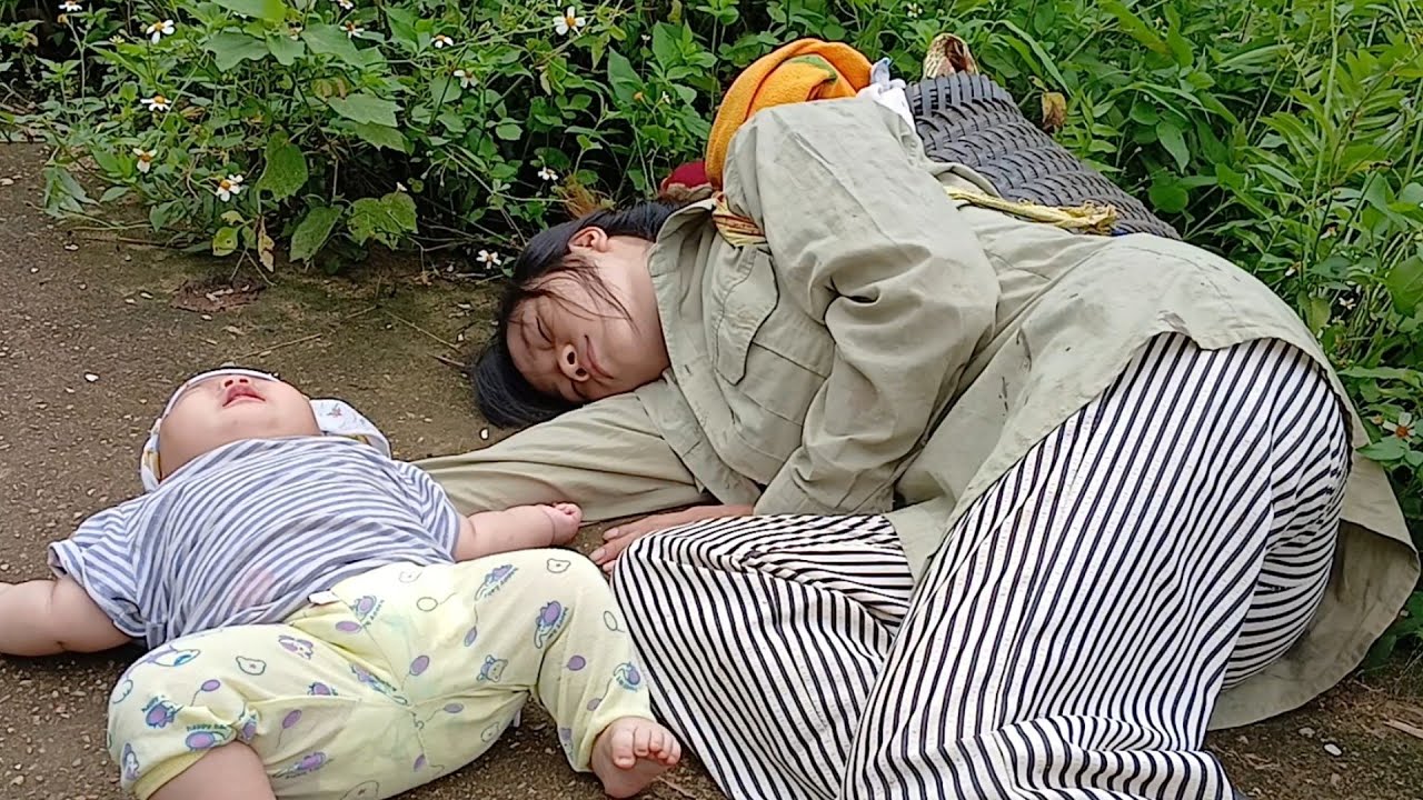 Today, a single mother took her child to find a place to take refuge and had an accident on the way.