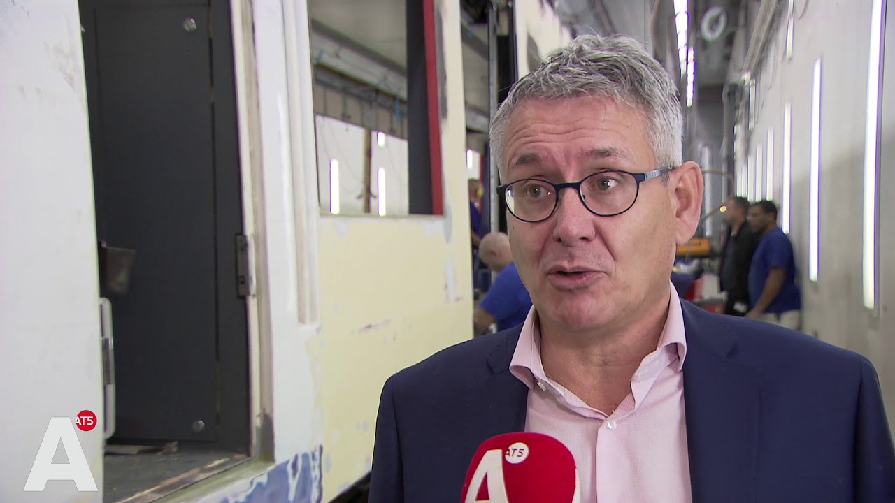 GVB steekt metro's in nieuw jasje