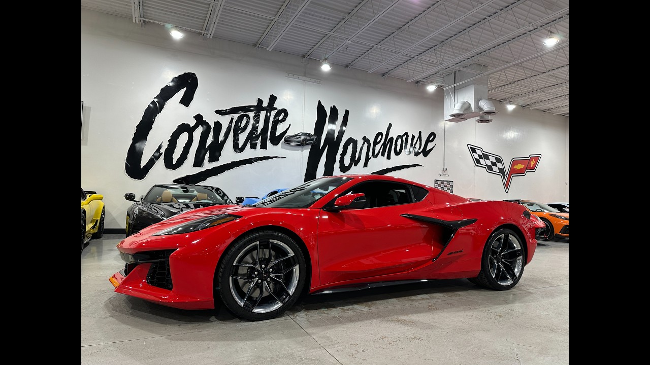 Corvette Z06 2LZ 2025 года, пробег 1000 км, цена: 115 995 долларов.