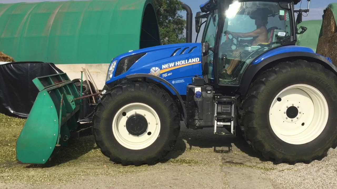 Insilato 2017 new holland t6 180