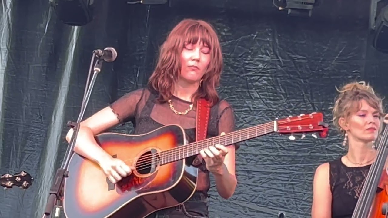Molly Tuttle & Golden Highway “Up On The Hill Where They Do The Boogie” (Richmond, VA | 9.1.22)
