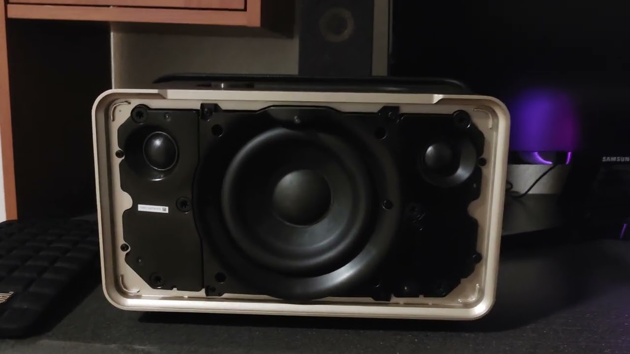 Sony ULT- Field 5 meets JBL authentics 300