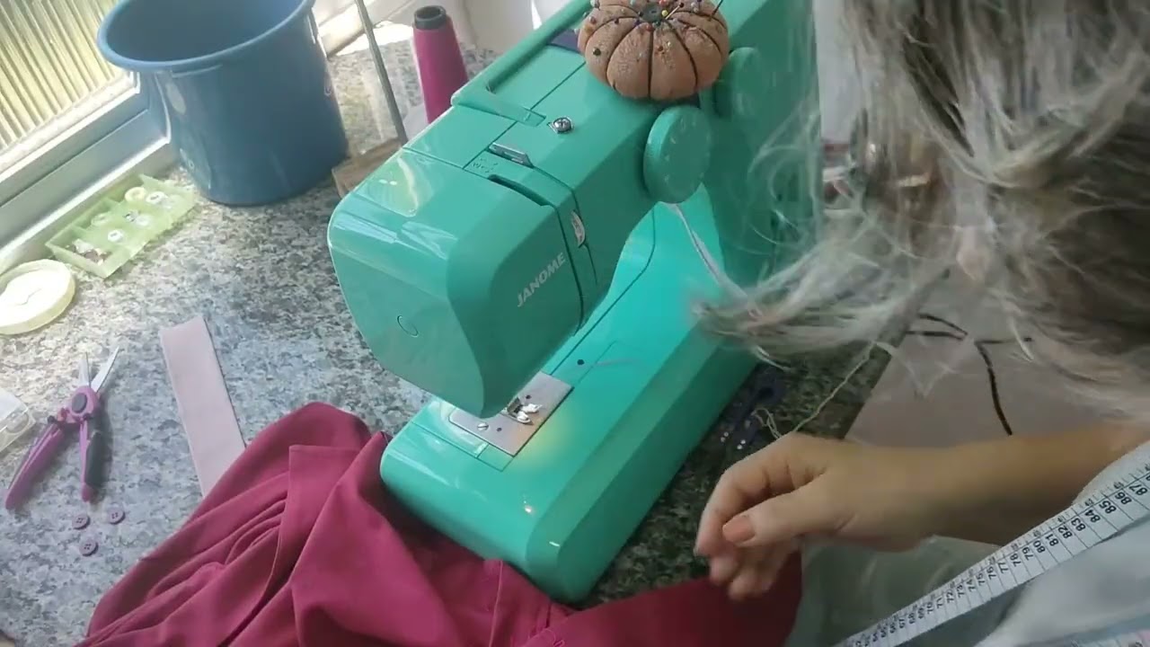 Como fazer casas e pregar botões na máquina.
